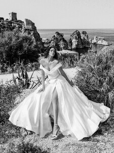Abiti-da-sposa-Alessandro-Angelozzi-collezione-sposa-2024-1-33.jpg