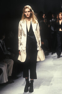 AnnDemeulemeester1994WomenRTW13.thumb.jpg.42a03628b7d20a6cb35dfc9e03da7fac.jpg