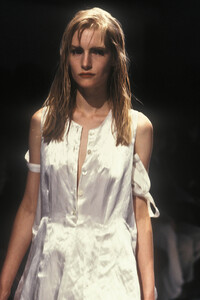 AnnDemeulemeester1994WomenRTW42.thumb.jpg.38c26d1c91b41e6c1a522c6ce7e4b1eb.jpg