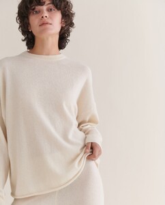 BUTTERMILK_CASHMERE_SWEATSHIRT_1_b92958b0-42bb-41c5-bc84-5c4eb116acbe.thumb.jpg.4de21cb120045e889026277d8ddd36cc.jpg