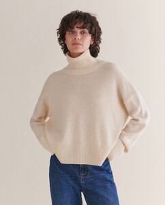 BUTTERMILK_HIGH_NECK_JUMPER_1_bde82cae-e906-498a-b28e-2978be6a913b.thumb.jpg.58e3880157556528273a61b1ddffc9d6.jpg