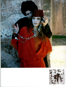 Bailey_Vogue_Italia_April_1985_01_11.thumb.png.a0b594d7fb6549caf074582b07ef9eda.png