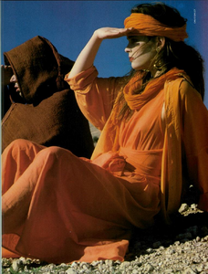 Bailey_Vogue_Italia_April_1985_01_13.thumb.png.60c26e0820a3e6b4a1420bcd8e33d707.png