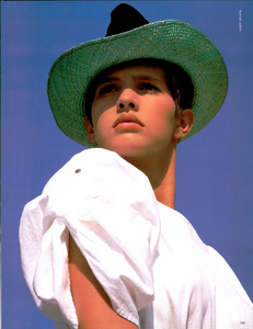 California_Watson_Vogue_Italia_April_02_1985_02.thumb.png.fbde2d544452128d62e83cc485b17e74.png