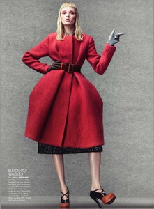 Cover_McDean_US_Vogue_October_2012_09.thumb.jpg.ae86ae052a7f8a895c2eb067418c7ea3.jpg