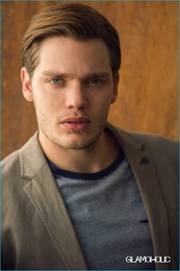 Dominic-Sherwood-2016-Photo-Shoot-Glamoholic-001.jpg