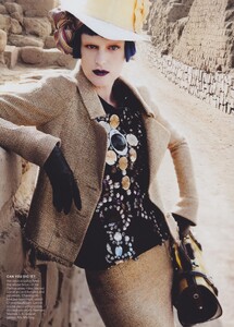 Dorado_Testino_US_Vogue_September_2012_09.thumb.jpg.e7ef36d900a5d107cc3832bd51ec5d9b.jpg