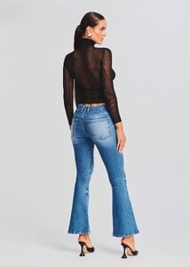 Ecommerce_Crop-20230718_SET1_Florence-Sweater-Piper-Sweater-MurphyJean_ECOMM_0241_ECOMM_215ef9e3-3d06-4099-a8c5-3ff60ef3b61d.jpeg