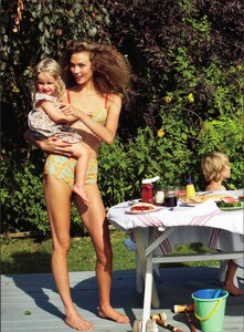 Elgort_US_Vogue_November_2012_05.thumb.jpg.f8b7c49b9874543bb897253a458b75f0.jpg