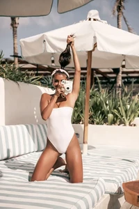 GLEN-KROHN-INTERNATIONAL-FASHION-SWIM-PHOTOGRAPHER-BALI-MGS-Campaign_Nathalya-Cabral-004.thumb.jpg.52c5ac1a57eb840363fe1efabb18181d.jpg