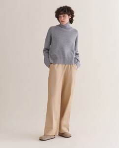 GREY_HIGH_NECK_JUMPER_4_c50aff75-4c61-456b-adac-918427bc131d.thumb.jpg.c4f71c7bc65fc52bdbf78b56226b0a57.jpg