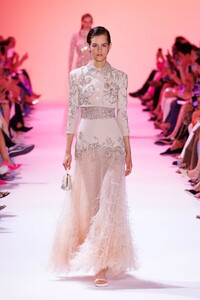 Georges-Hobeika_HC24_runway_look03.jpg