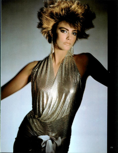 Hiro_Vogue_Italia_April_02_1985_04.thumb.png.a65af28a1865f0a3cc80f2c1f9e1c191.png