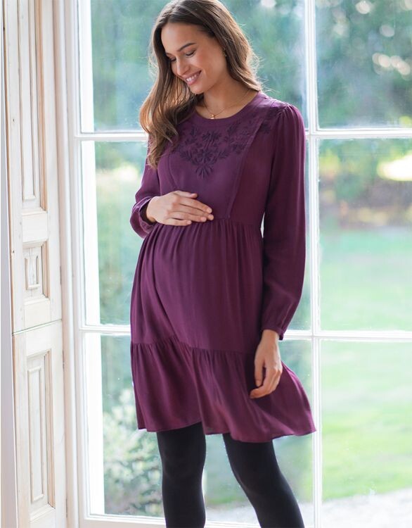 Two seraphine maternity models