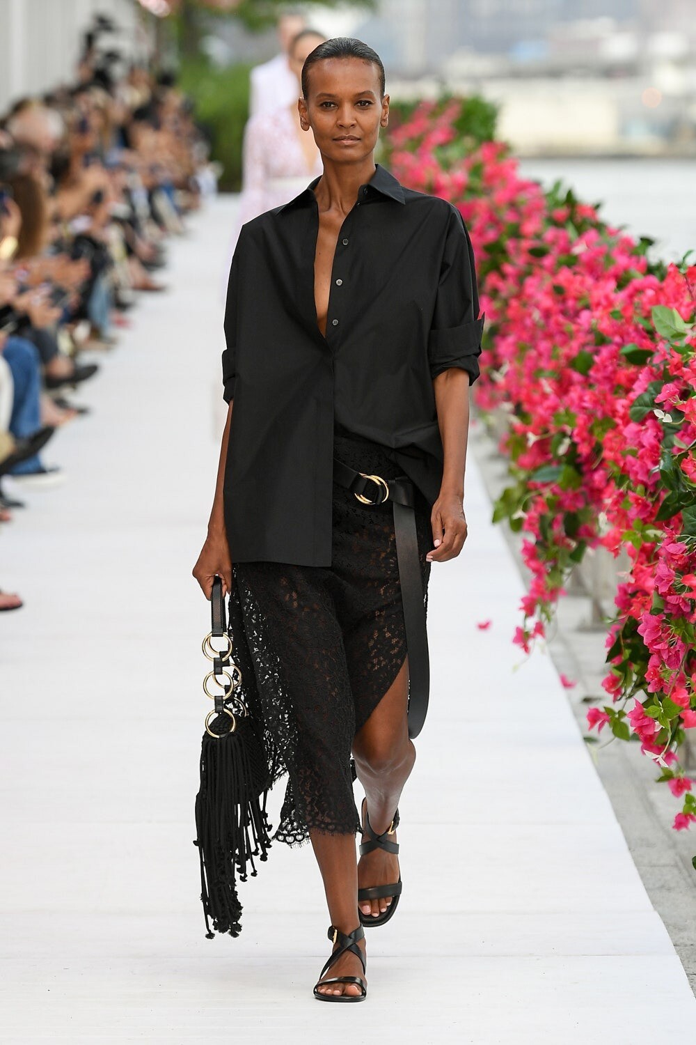 Model Liya Kebede walks on the runway at the Tory Burch fashion show during  Spring/Summer 2022 Collections Fashion Show at New York Fashion Week in New  York, NY on Sept. 12, 2021. (