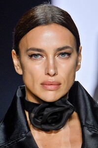 Irina_Shayk(7184).thumb.jpg.0c7de2d7e8666d780a71c27e3df572c6.jpg