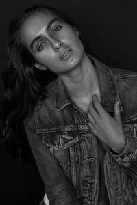 Jo-denim-portrait.jpg.786dffb633434c838d3619b644ace167.thumb.jpg.57a74e453edfc1716e6c7aa08ef85d2a.jpg
