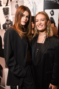 Kaia_Gerber_at_Steven_Miesel_Zara_Cocktail_Event_in_New_York_09_08_2023__3_.jpg