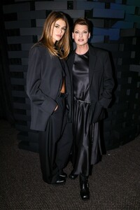Kaia_Gerber_at_Steven_Miesel_Zara_Cocktail_Event_in_New_York_09_08_2023__4_.jpg