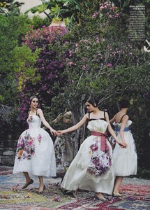 Lindbergh_US_Vogue_September_2012_06.thumb.jpg.1b0e2f3e225c98e07b32c644aab255c1.jpg