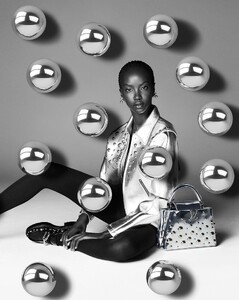 Louis-Vuitton-lvxyayikusama-Jan-2023-00002.jpg