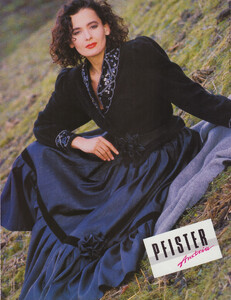 MadameDe0988_075.thumb.jpg.14e98847268caab6c789b5061eda2d3e.jpg