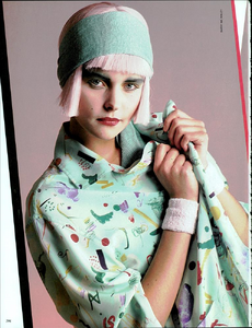 McKinley_Vogue_Italia_April_1985_01_01.thumb.png.a5ccbe0bb56e4266260da64adf2922a6.png