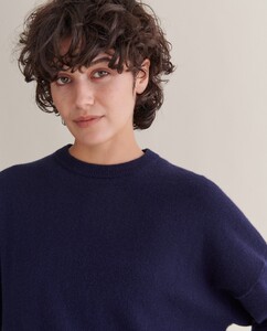 NAVY_CASHMERE_SWEATSHIRT_3_7d4a3d9c-7303-458a-8f92-0394663b50ae.thumb.jpg.c28f397f3c92525719a6b3e6926788c2.jpg