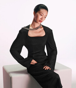 Prada-FW22-David-Sims-05.thumb.jpg.8a564d2927faf42c379d8cd596bcc4bc.jpg