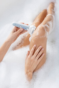 Product_in_use_Waterproof_Bathtub_0084_finals_small-1080x1620.jpg