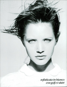 Roversi_Vogue_Italia_April_02_1985_05.thumb.png.6732f88ae330126dbe41b32ab5409b60.png