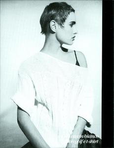 Roversi_Vogue_Italia_April_02_1985_09.thumb.png.7444bbd9c7f99a4ebec1bde012a18fec.png