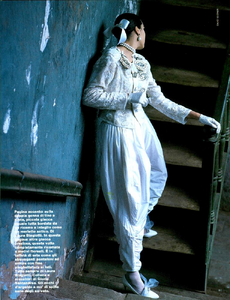 Seidner_Vogue_Italia_April_02_1985_05.thumb.png.b8532b81f77188ac26d5db3b02e93ad5.png