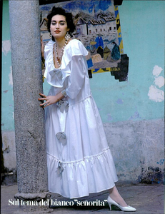 Seidner_Vogue_Italia_April_02_1985_08.thumb.png.1e758fb4a27d46ac4c995508d0970a82.png