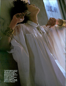 Seidner_Vogue_Italia_April_02_1985_10.thumb.png.3b5e5dbb52eda4e204f56b139e9c270b.png