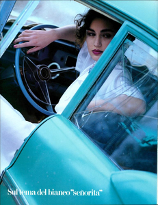 Seidner_Vogue_Italia_April_02_1985_14.thumb.png.7e7655df8458f4579a28367154920418.png