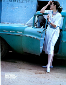 Seidner_Vogue_Italia_April_02_1985_15.thumb.png.22b3563a5b2e3d18ed605917c1f871c9.png