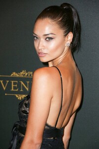 Shanina-Shaik-Sexy-at-Paris-Fashion-Week-19-Photos.thumb.jpg.064229129c09dae26874ff3dca6392fb.jpg