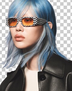 Sora-Choi-Blue-Hair-Louis-Vuitton-Pre-Fall-2023.thumb.jpg.4d3317402250996af6b66c96544f1db9.jpg