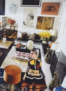 Testino_US_Vogue_March_2012_02.thumb.jpg.5a54f4652f6550388ac11247943adb9e.jpg