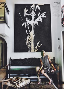Testino_US_Vogue_March_2012_03.thumb.jpg.729d91d1e3d3e5c5c647e5e90cb73d21.jpg