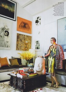 Testino_US_Vogue_March_2012_06.thumb.jpg.9113276c577549c0573cd78c399f2e3e.jpg