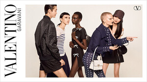 VALENTINO-Fall-2023-Steven-Meisel-02.thumb.jpg.7fdf8182839a15ec7453f0fad0a41ab3.jpg