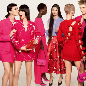 VALENTINO-Fall-2023-Steven-Meisel-05.thumb.jpg.5e4d3e35eaf30a67788eeb91cc64a6e0.jpg
