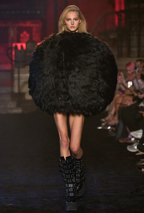 Valeria Buldini Christian Cowan Spring 2024 RTW PFW 1.png