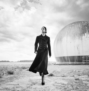 ZARA-FW20-Steven-Meisel-03.thumb.jpg.f75a07904b0c4840edca51e41119d5aa.jpg