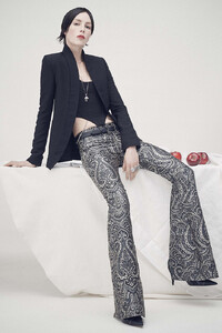 ZARA-STUDIO-SS22-Steven-Meisel-10.thumb.jpg.36fa1914d5e1678bdc4b8351a6c6c029.jpg