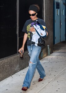 adwoa-aboah-at-victoria-s-secret-celebrates-the-tour-23-in-new-york-09-06-2023-1.jpg