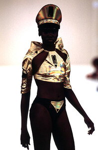 alekwekrd9632.thumb.jpg.ddc3bcabae66f810ce56589029b0cadb.jpg