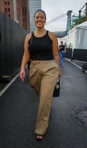 ashley-graham-at-michael-kors-spring-2024-ready-to-wear-runway-show-in-new-yor-09-11-2023-0.jpg